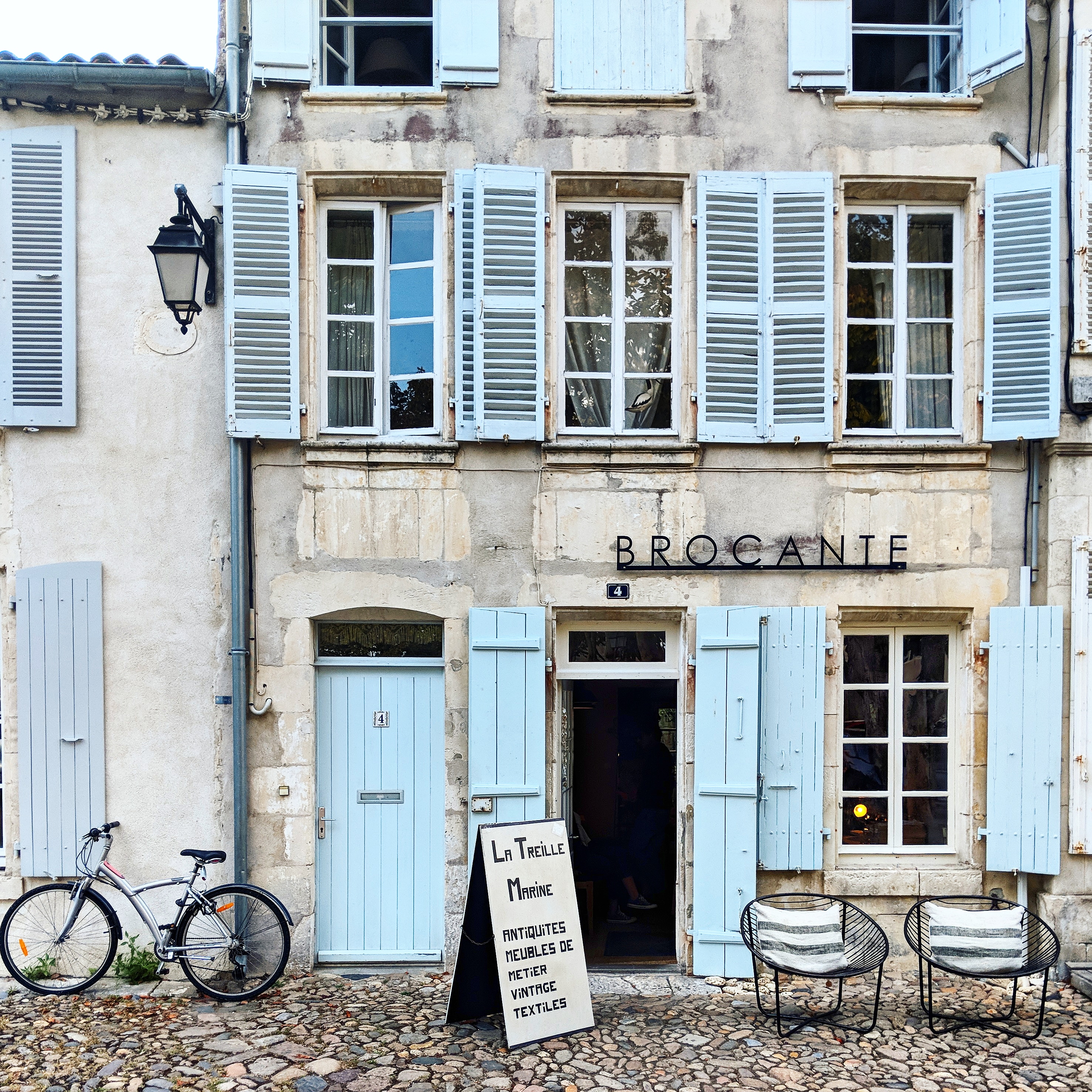 Antique shopping in Saint Martin de Re